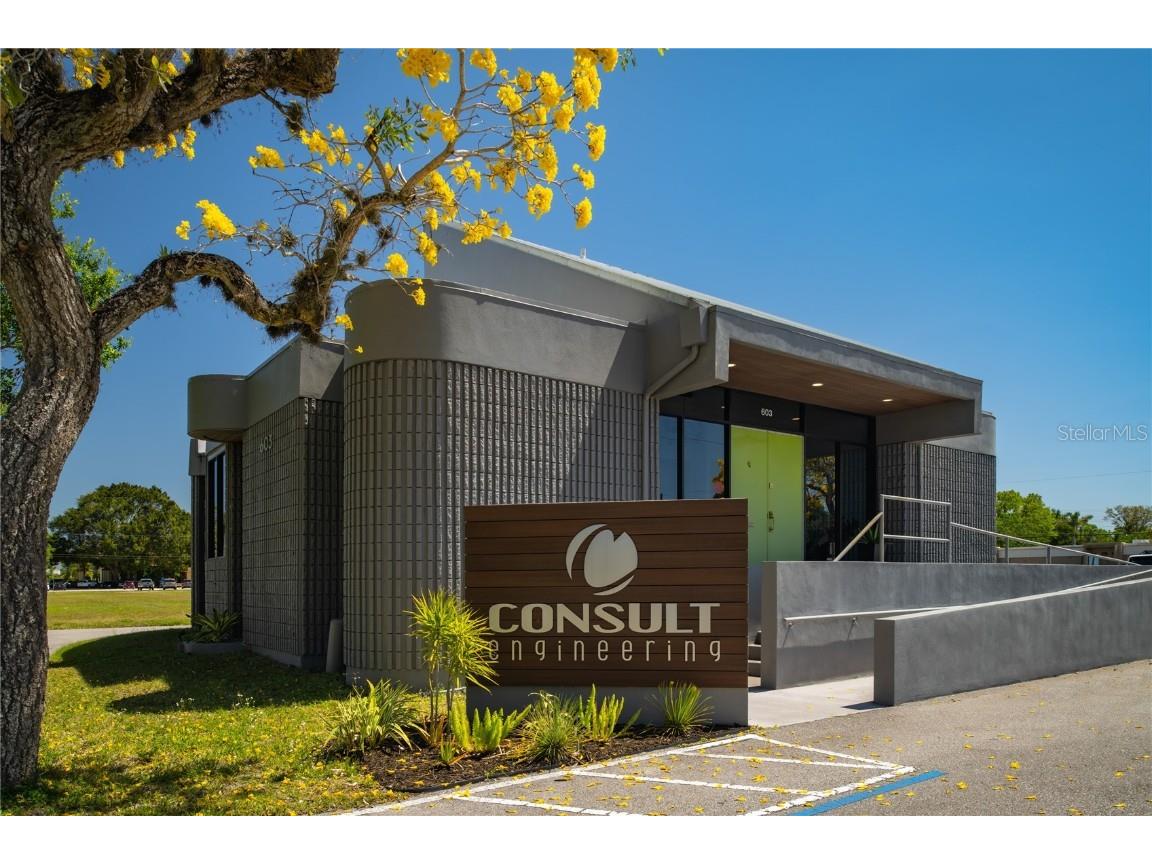 603 E Olympia Avenue Punta Gorda FL 33950 C7497945 image1