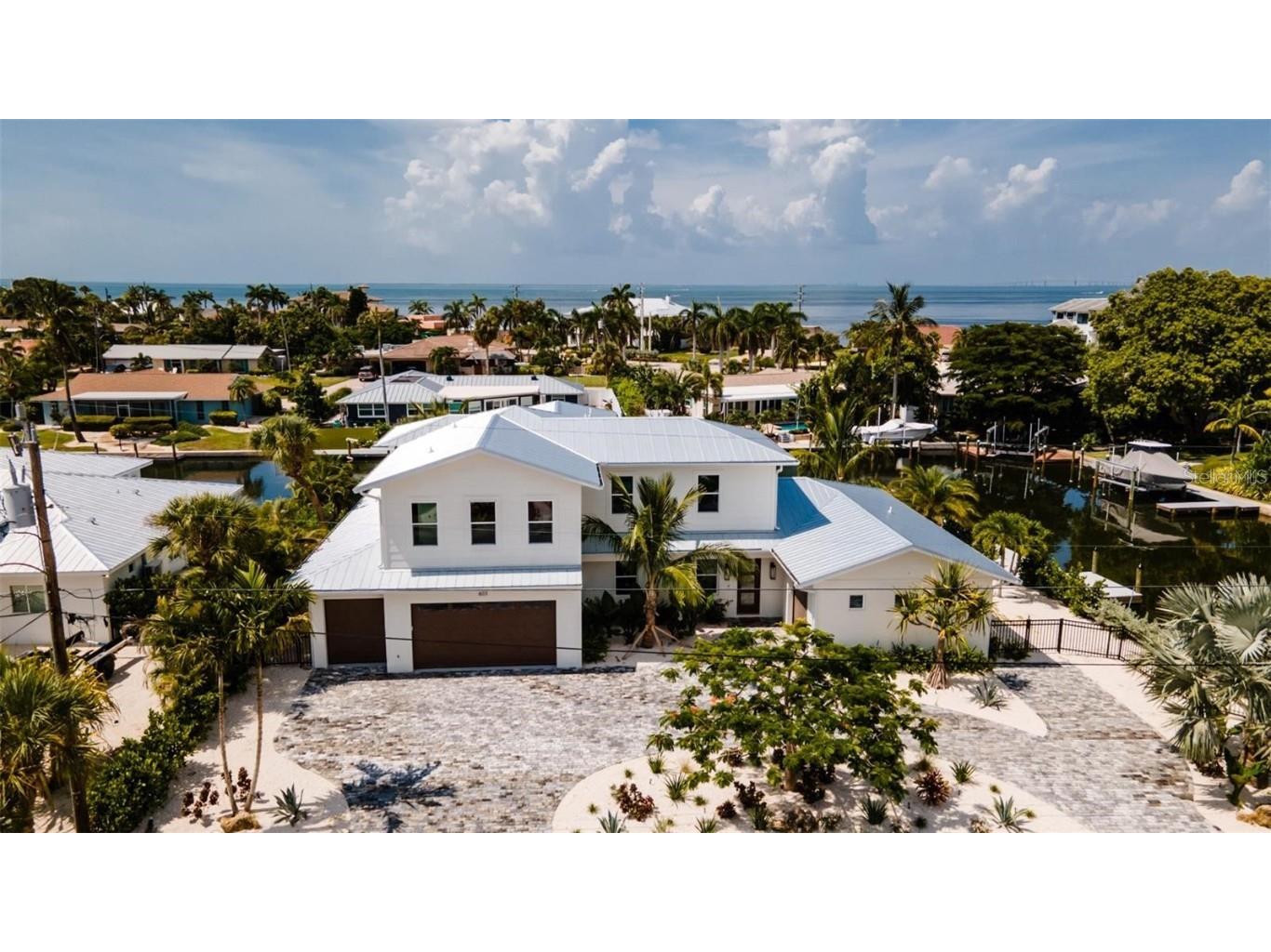 603 Emerald Lane Holmes Beach FL 34217 A4652348 image2