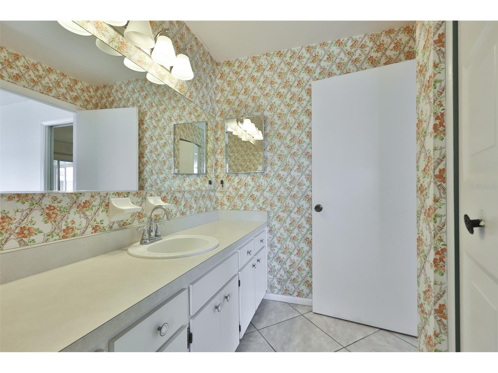 603 La Jolla Avenue Sun City Center FL 33573 TB8494542 image32