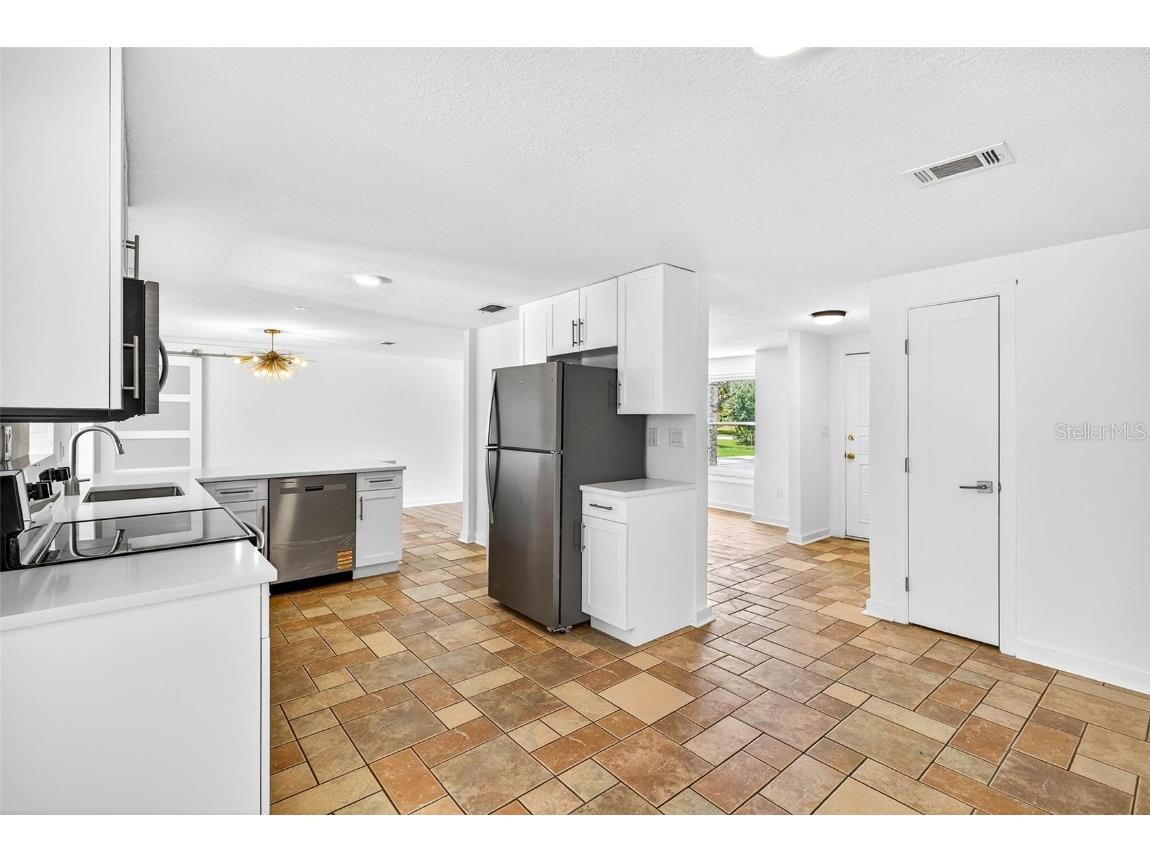 603 Shore Drive E Oldsmar FL 34677 TB8430883 image10