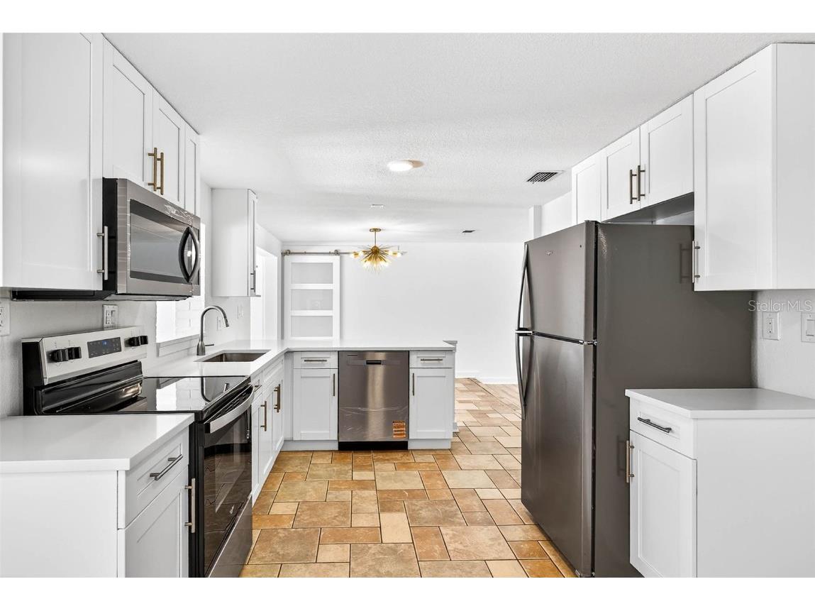 603 Shore Drive E Oldsmar FL 34677 TB8430883 image12