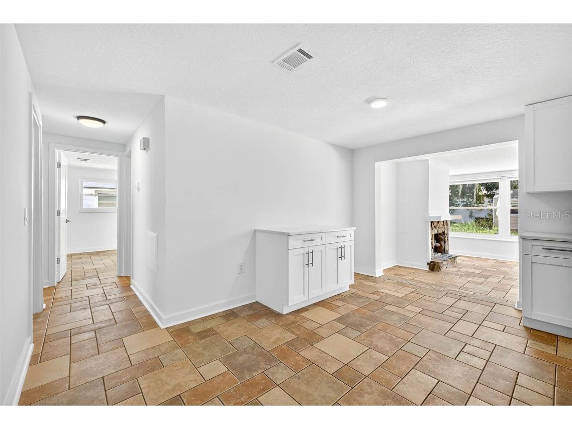 603 Shore Drive E Oldsmar FL 34677 TB8430883 image9