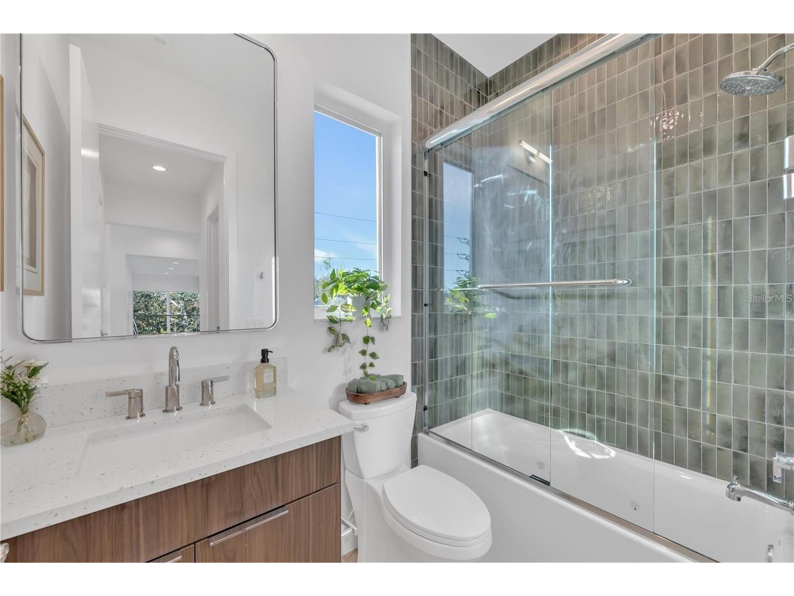 603 Tremont Street Sarasota FL 34242 A4682231 image80