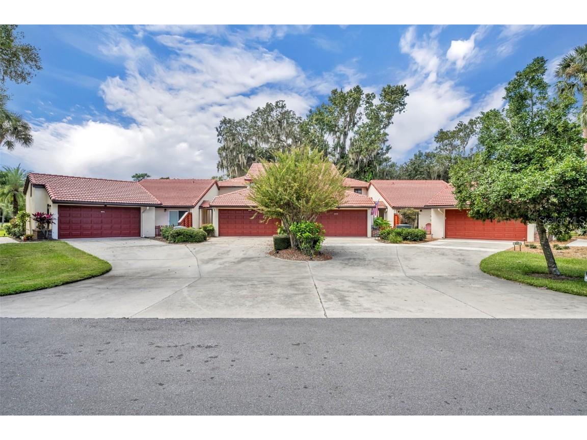 603 Waterwood Drive Yalaha FL 34797 - LAKE HARRIS G5103023 image1