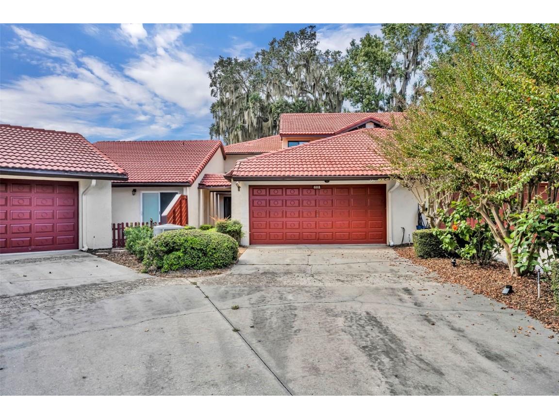 603 Waterwood Drive Yalaha FL 34797 - LAKE HARRIS G5103023 image2