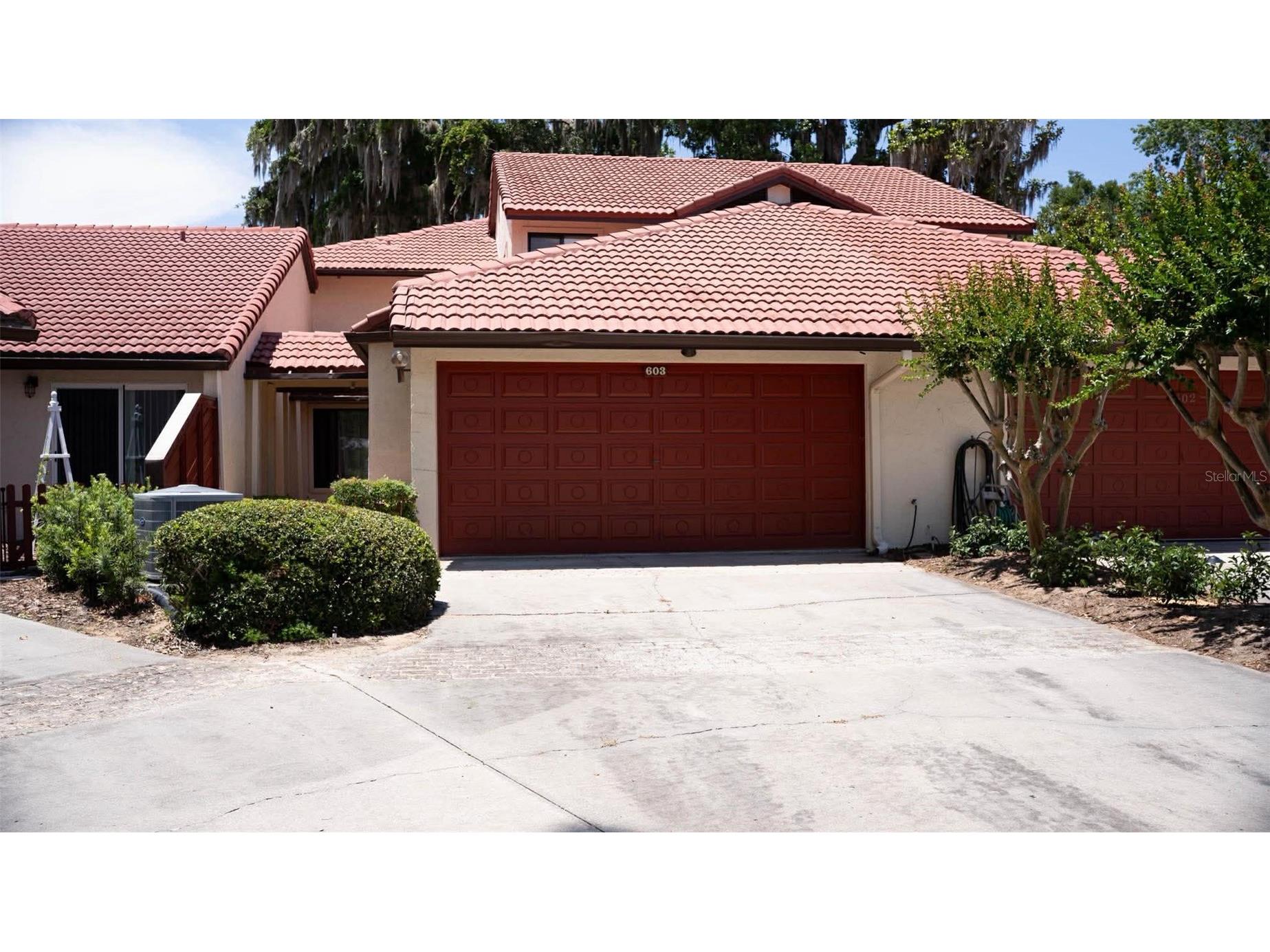 603 Waterwood Drive Yalaha FL 34797 - LAKE HARRIS G5111732 image1