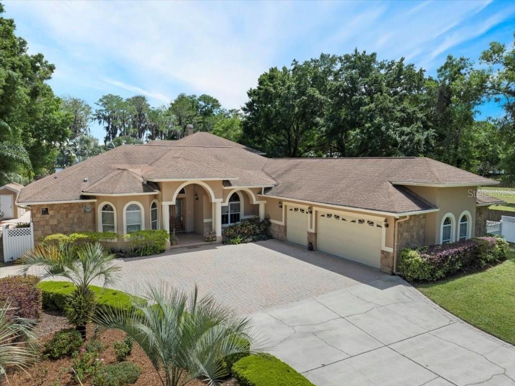 6031 Lakeside Drive Lutz FL 33558 - LAKE HELEN T3516667 image1