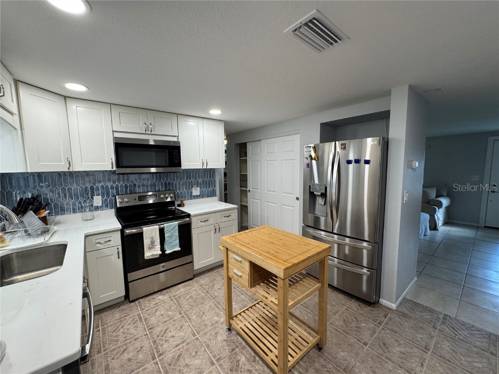 6031 Polk Street New Port Richey FL 34652 W7881185 image5