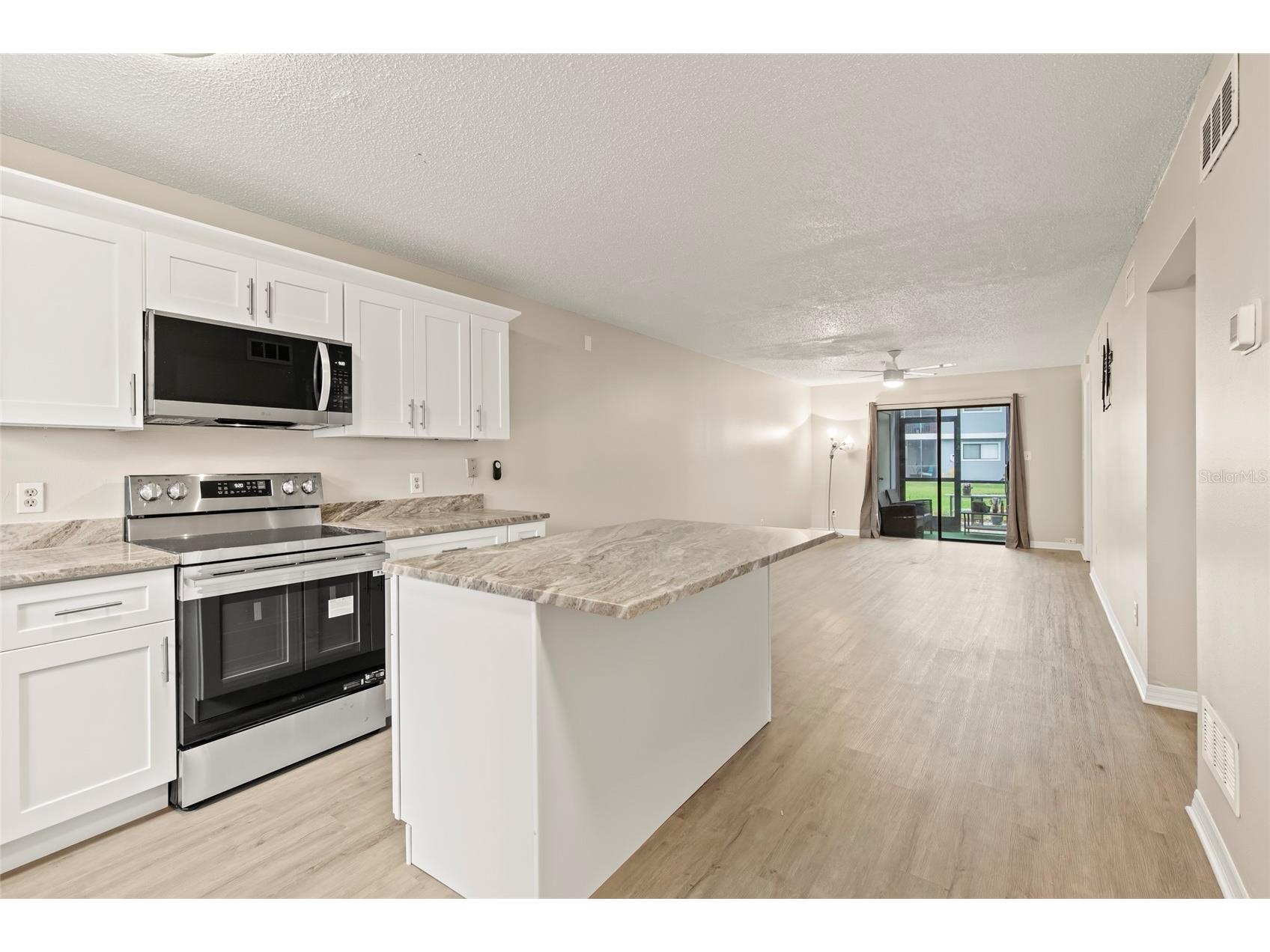 6033 34th Street W #83 Bradenton FL 34210 A4674700 image3