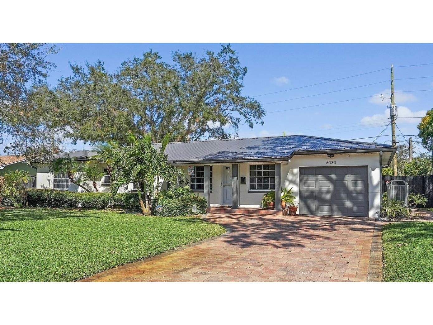 6033 Dartmouth Avenue N Saint Petersburg FL 33710 TB8315423 image1