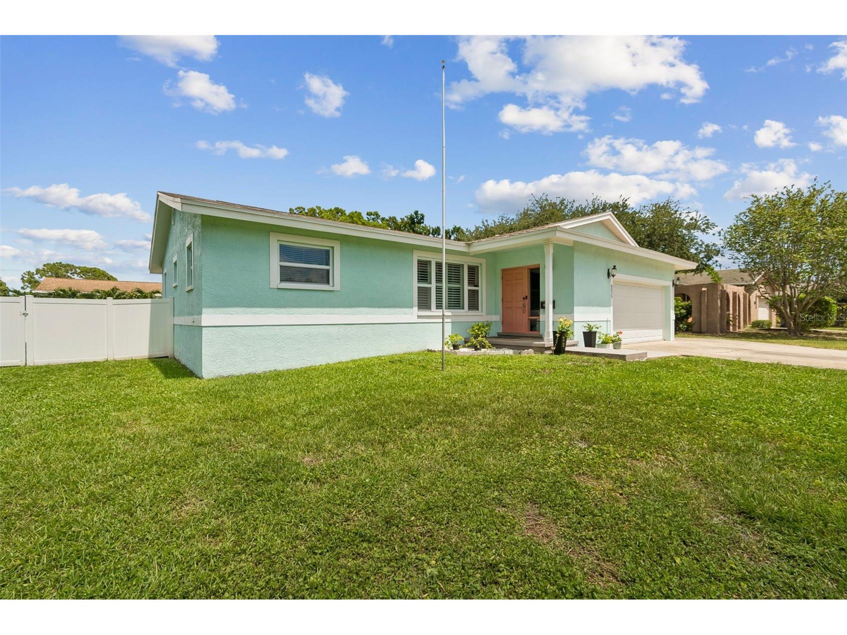 6035 19th Street NE Saint Petersburg FL 33703 TB8521077 image2