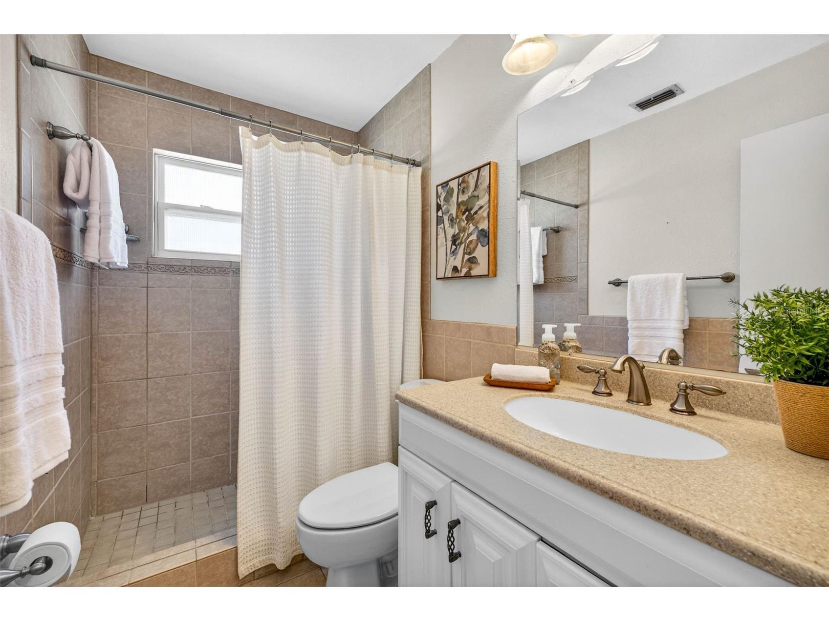 6035 19th Street NE Saint Petersburg FL 33703 TB8521077 image23