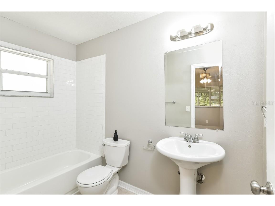 604 37th Street W Bradenton FL 34205 O6359628 image8