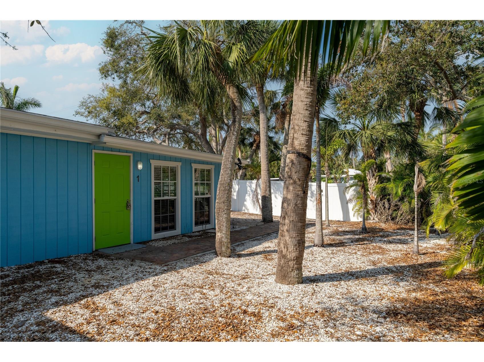604 Avenida De Mayo Sarasota FL 34242 A4671973 image2