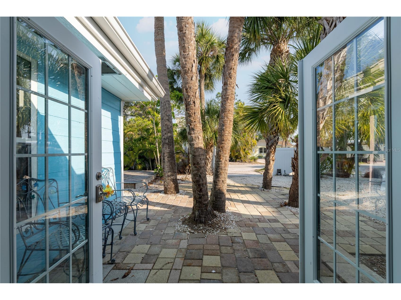 604 Avenida De Mayo Sarasota FL 34242 A4671973 image4