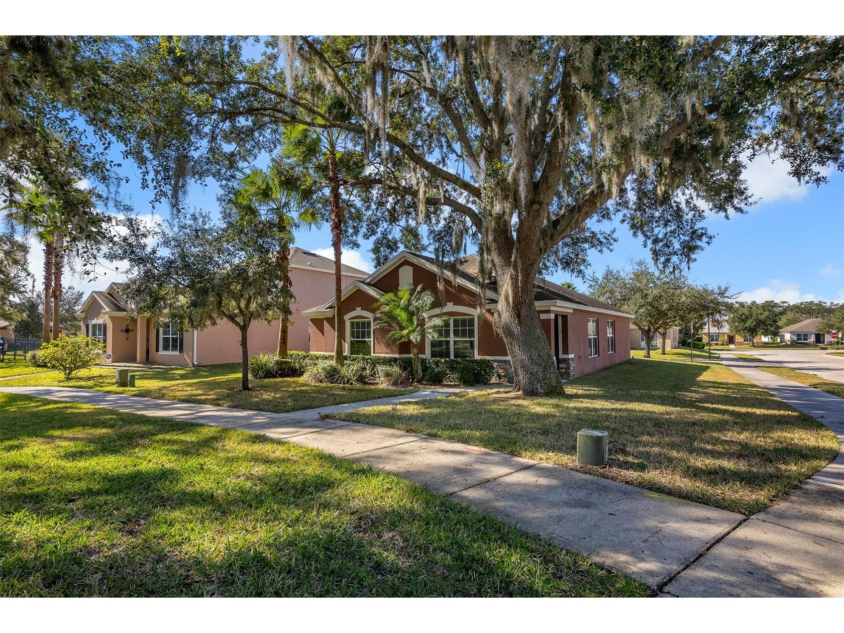 604 Bending Oak Trail Winter Garden FL 34787 O6372703 image1