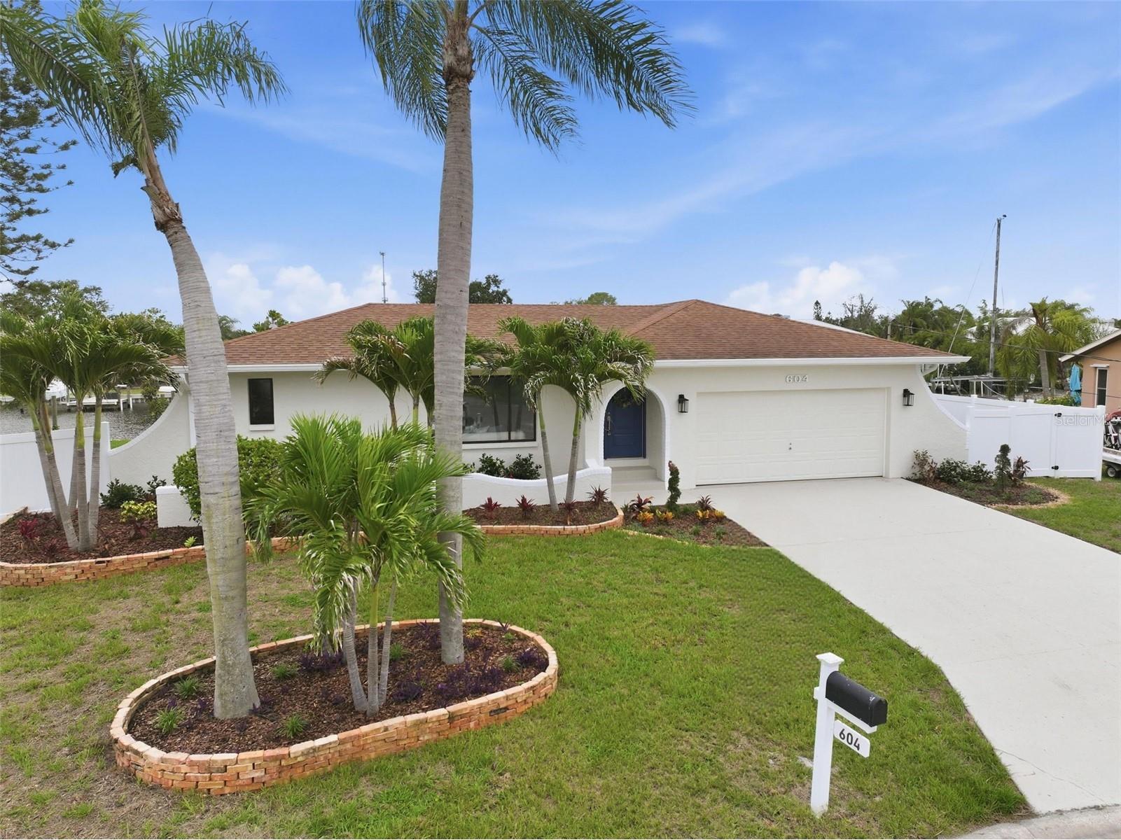 604 Kingston Court Apollo Beach FL 33572 - KINGSTON CANAL TB8512482 image1