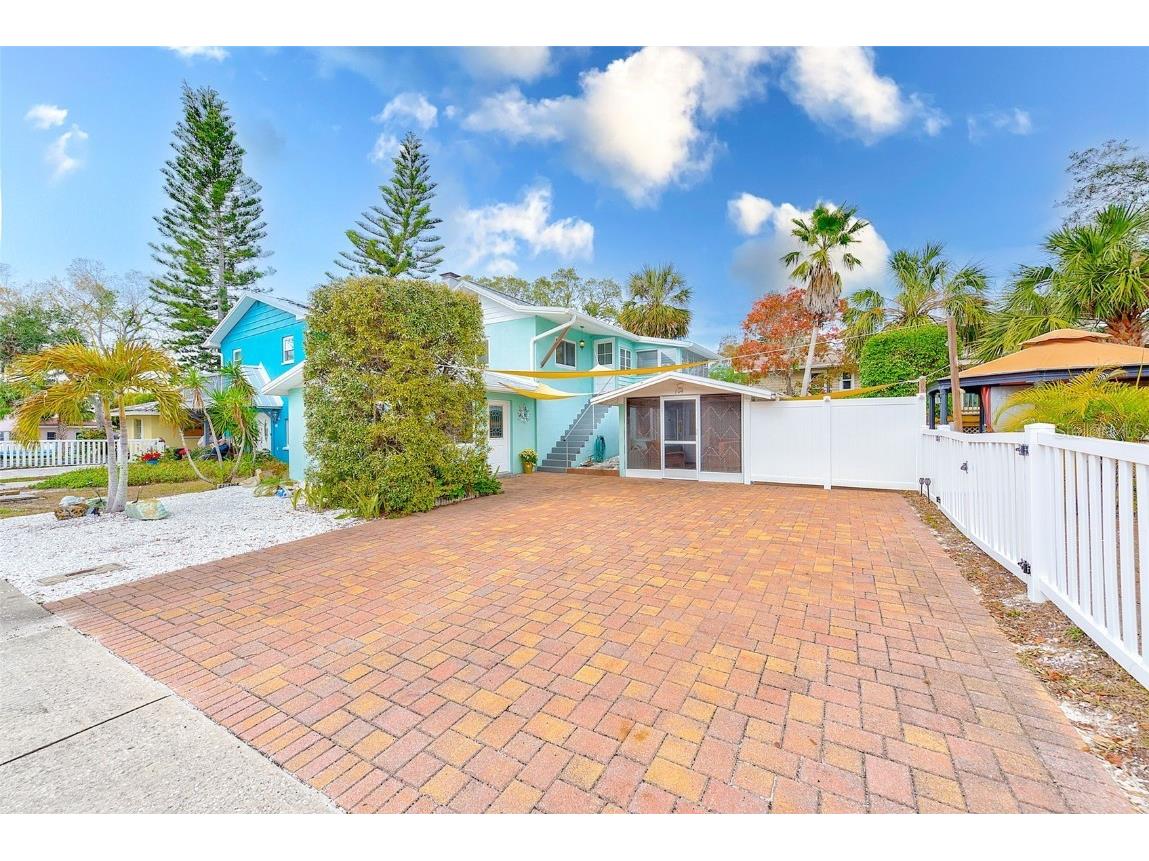 604 Pennsylvania Avenue Crystal Beach FL 34681 TB8344822 image1