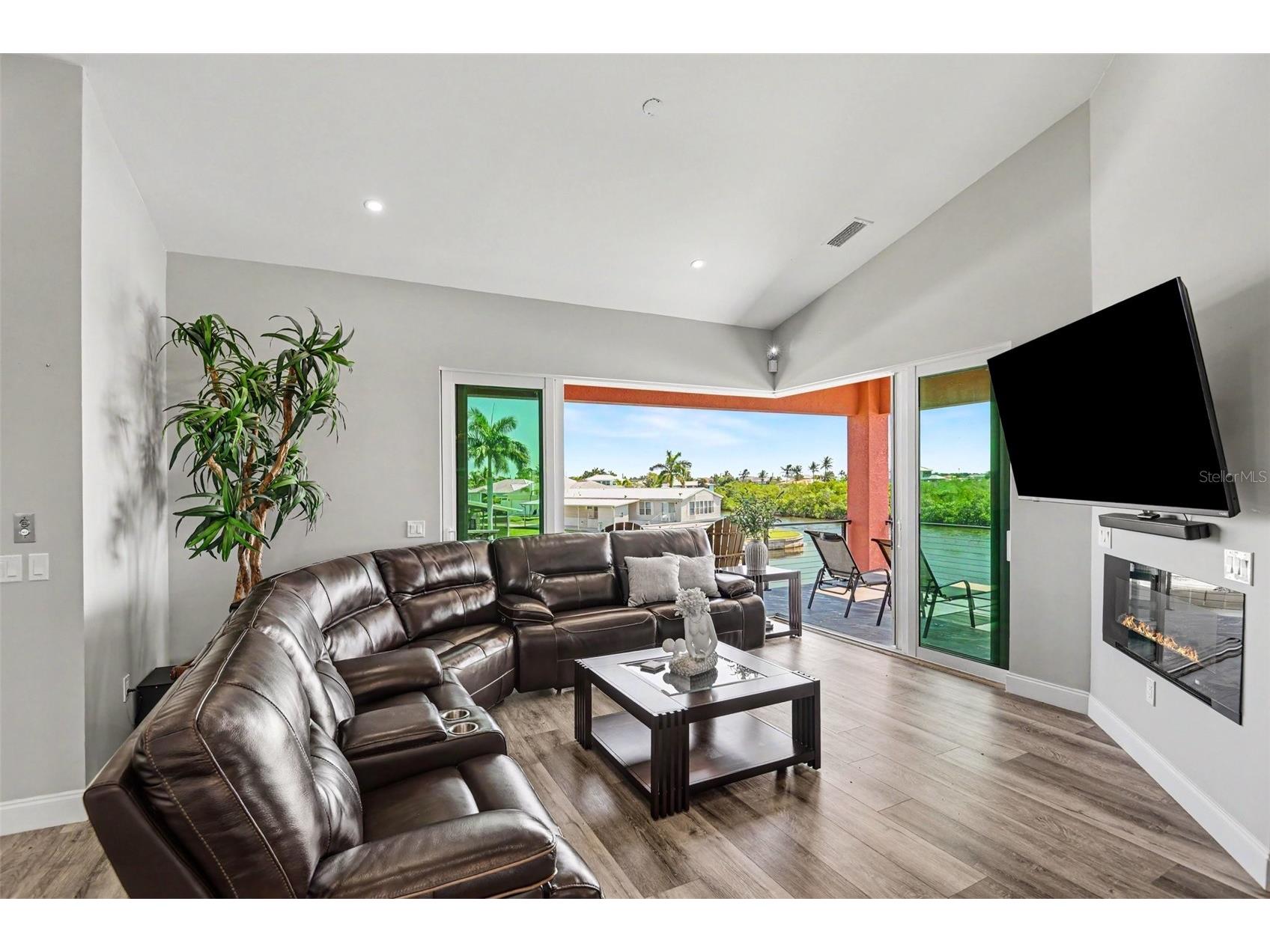 604 Tahiti Court Punta Gorda FL 33950 C7526284 image12