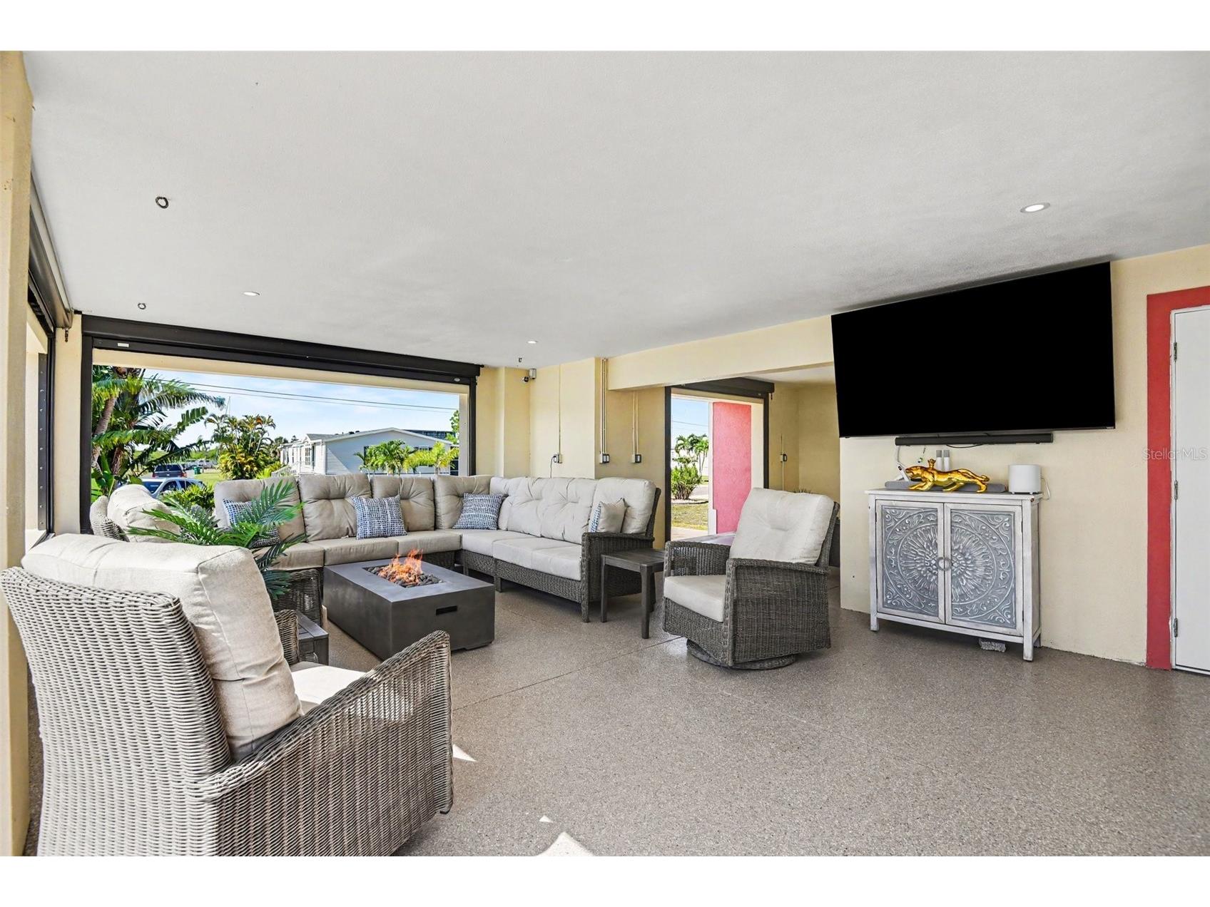 604 Tahiti Court Punta Gorda FL 33950 C7526284 image4
