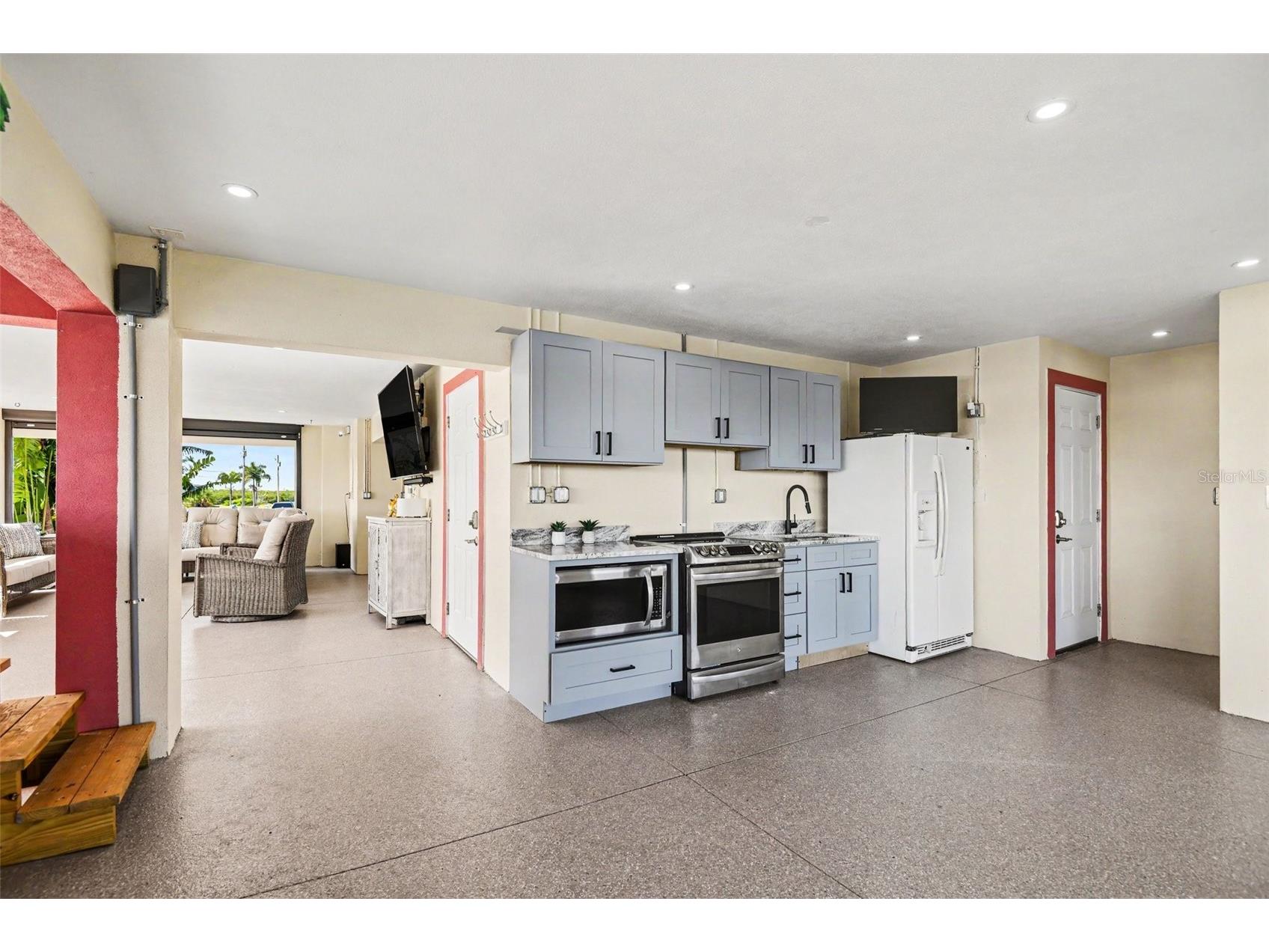 604 Tahiti Court Punta Gorda FL 33950 C7526284 image5