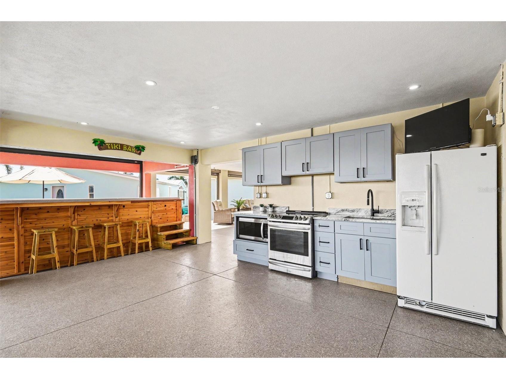 604 Tahiti Court Punta Gorda FL 33950 C7526284 image6