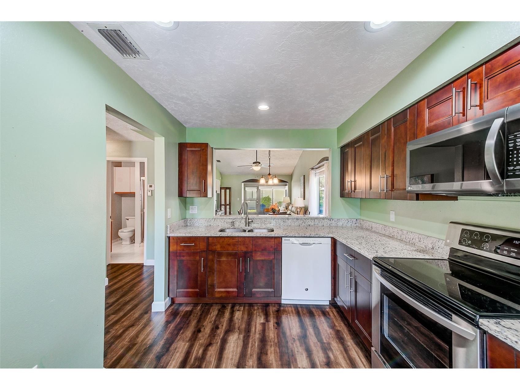 6040 27th Street W Bradenton FL 34207 TB8510676 image12