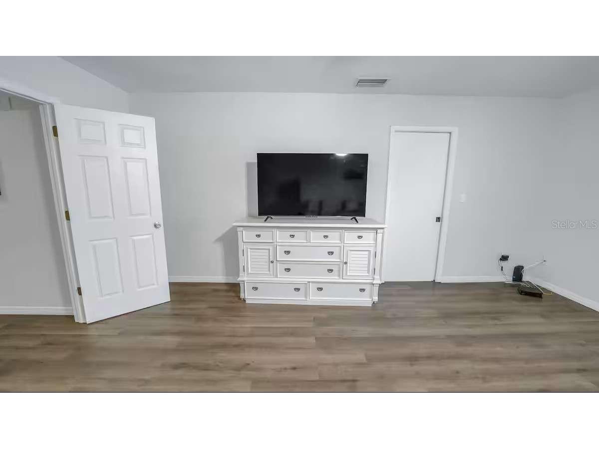 6040 River Trace Road Tampa FL 33617 TB8410278 image13