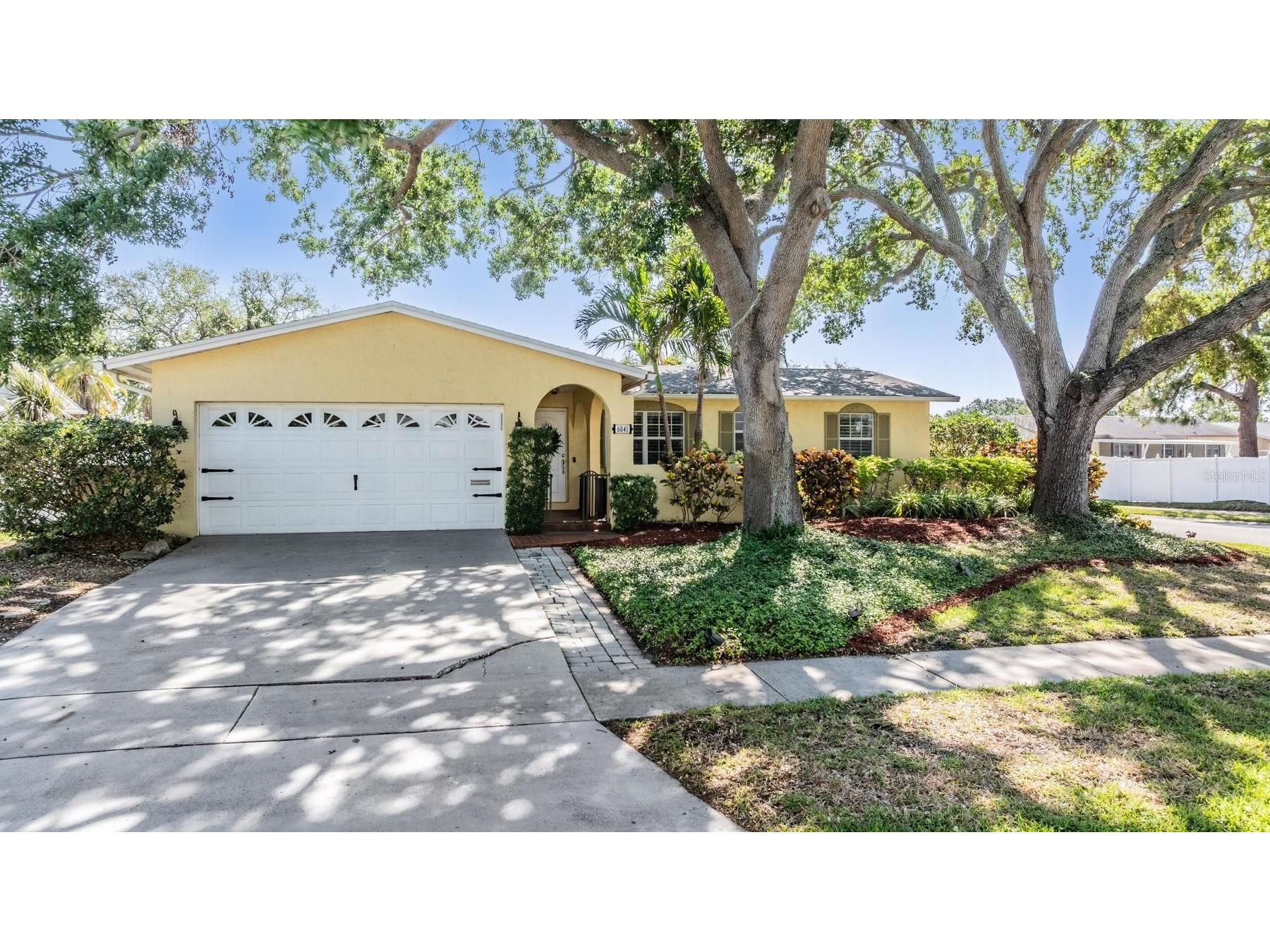 6041 16th Lane NE Saint Petersburg FL 33703 TB8355592 image1