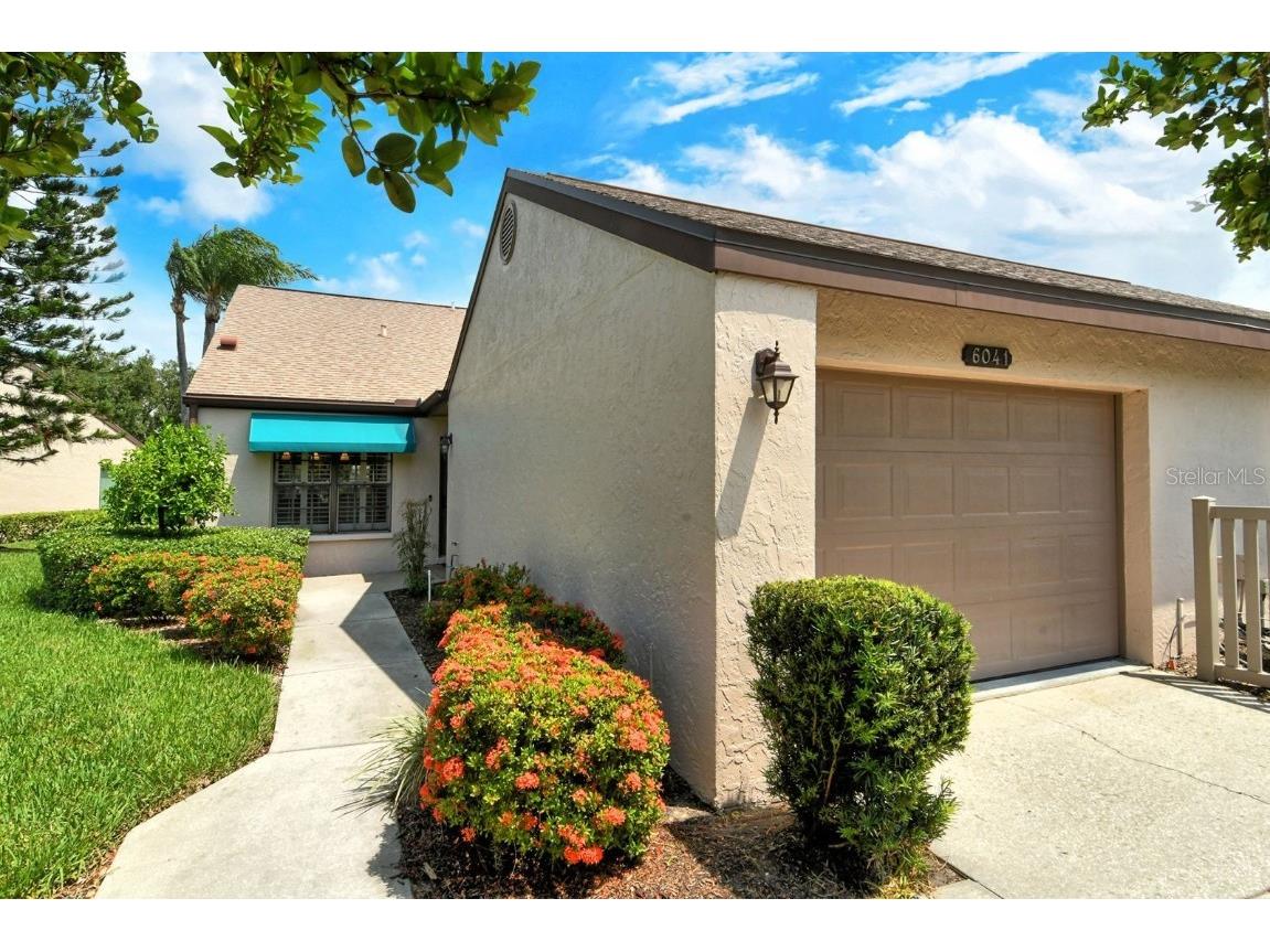 6041 Clubside Drive #6041 Sarasota FL 34243 A4662344 image1