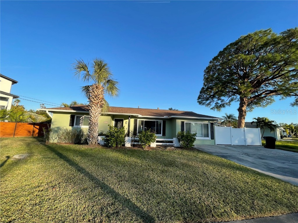 6041 Venetian Boulevard NE Saint Petersburg FL 33703 TB8328298 image1