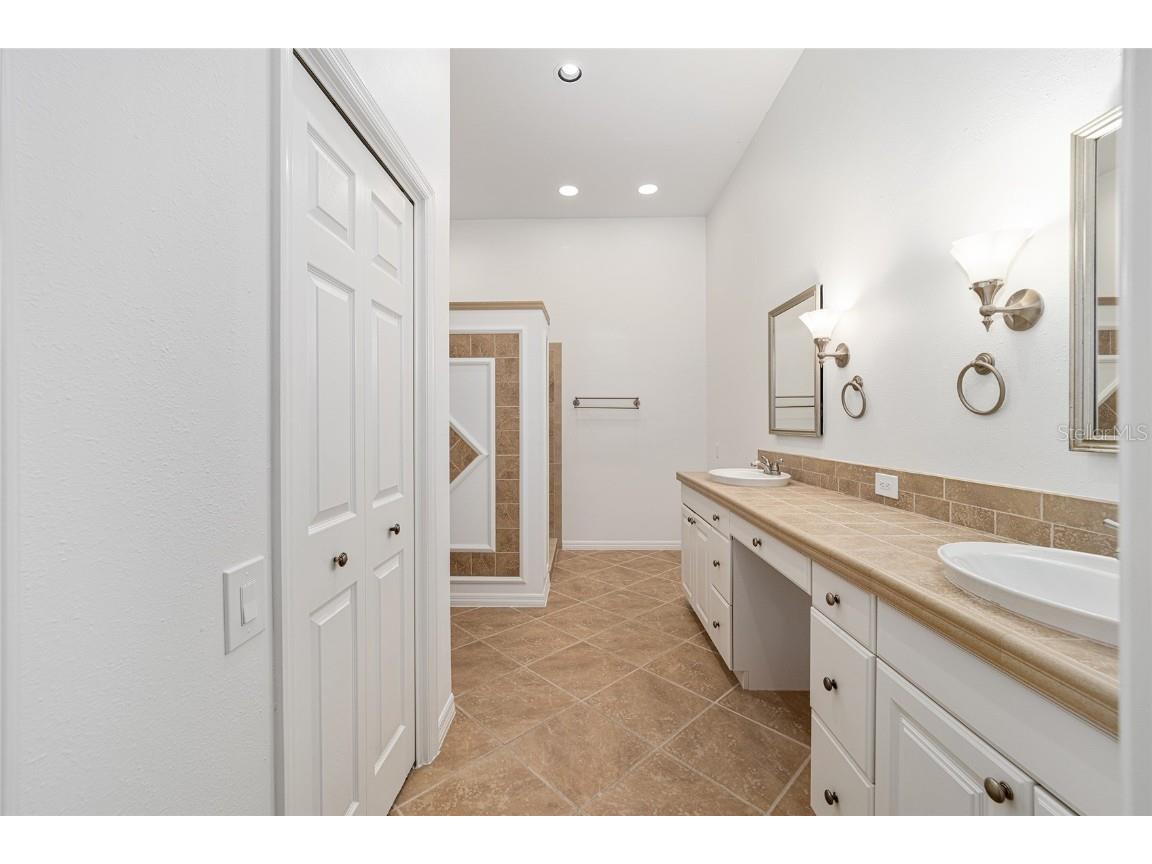 6042 Topsail Road Lady Lake FL 32159 OM688631 image37