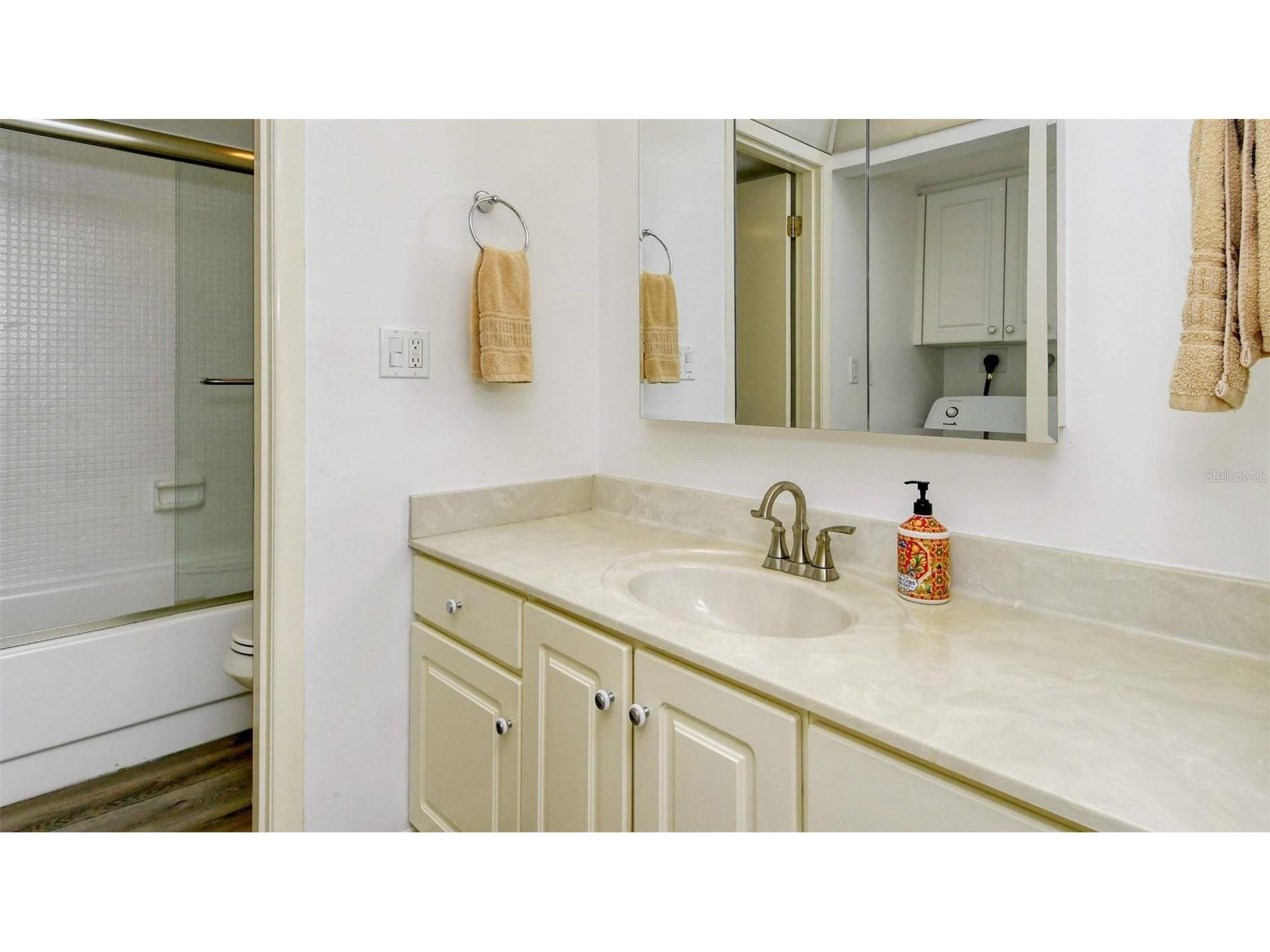 6044 W Peppertree Way #233B Sarasota FL 34242 TB8470967 image19