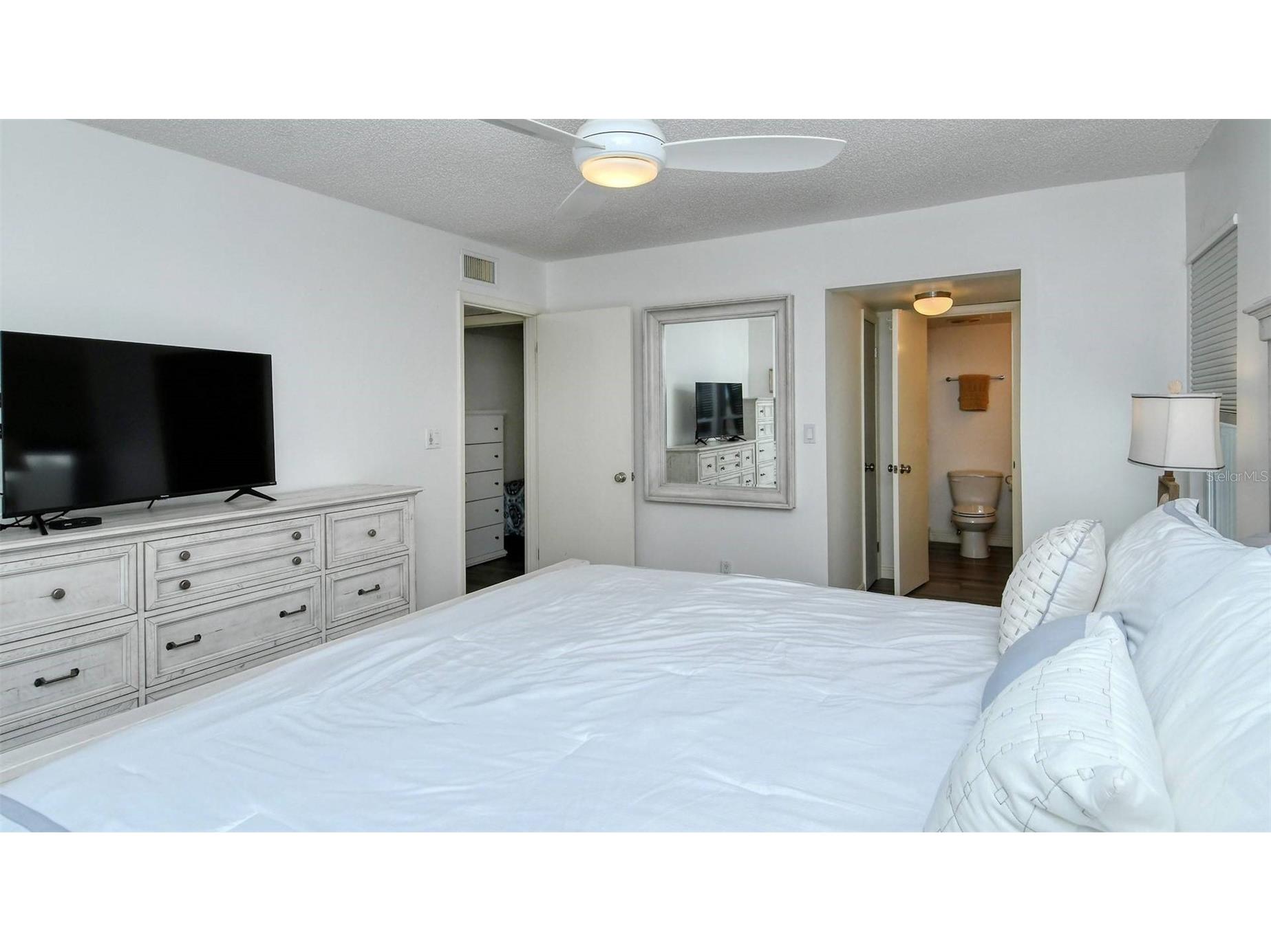 6044 W Peppertree Way #233B Sarasota FL 34242 TB8470967 image7