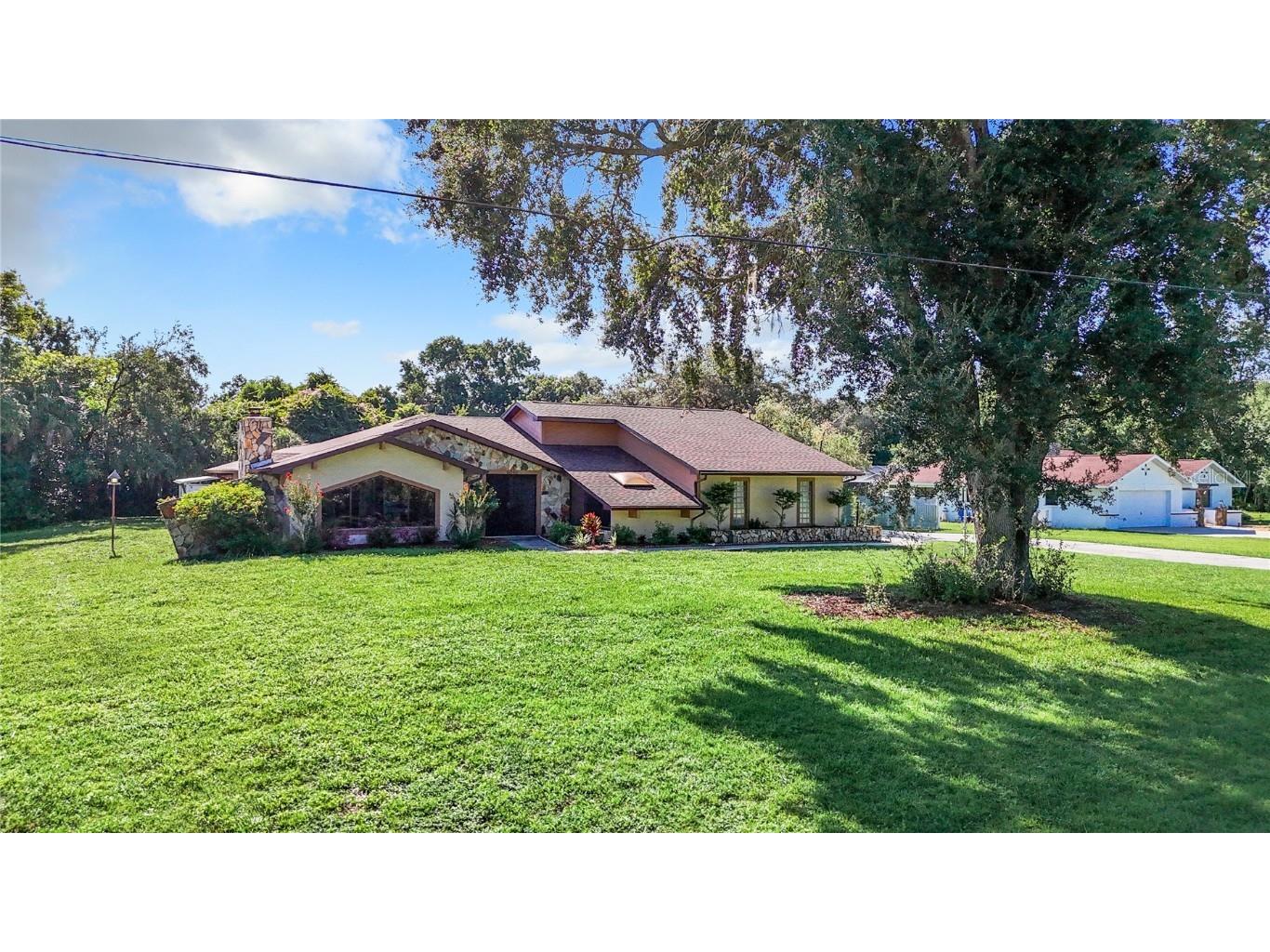 6046 Patricia Place Weeki Wachee FL 34607 T3546901 image1