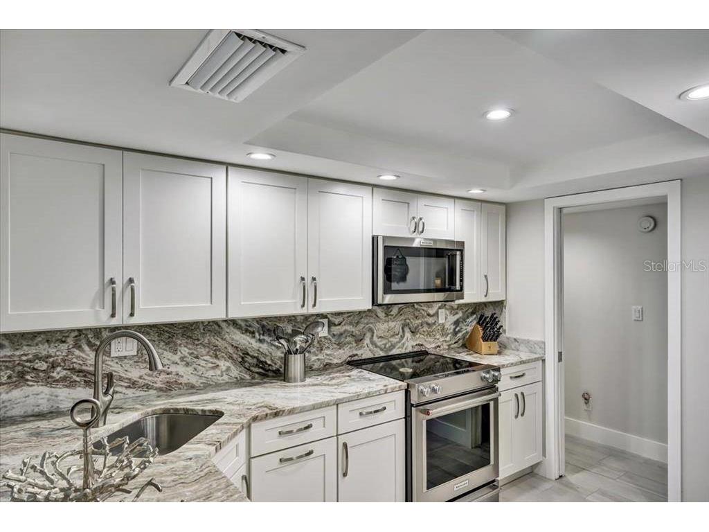 6046 W Peppertree Way #223B Sarasota FL 34242 TB8470914 image2