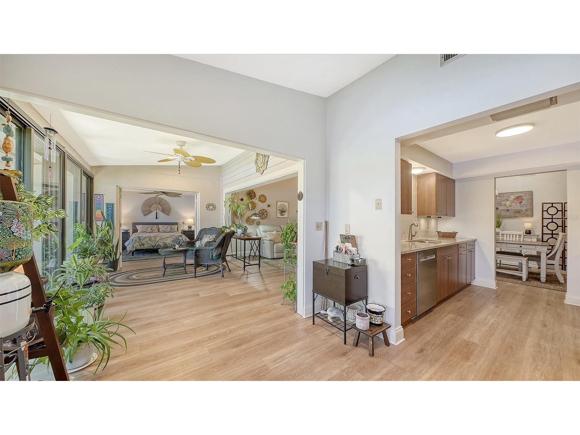 6048 Wilshire Boulevard #2 Sarasota FL 34238 A4690827 image14