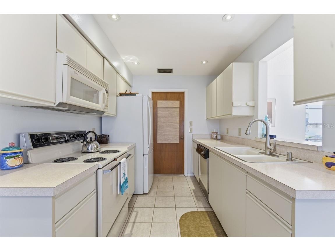 605 Apple Lane Englewood FL 34223 N6141335 image6