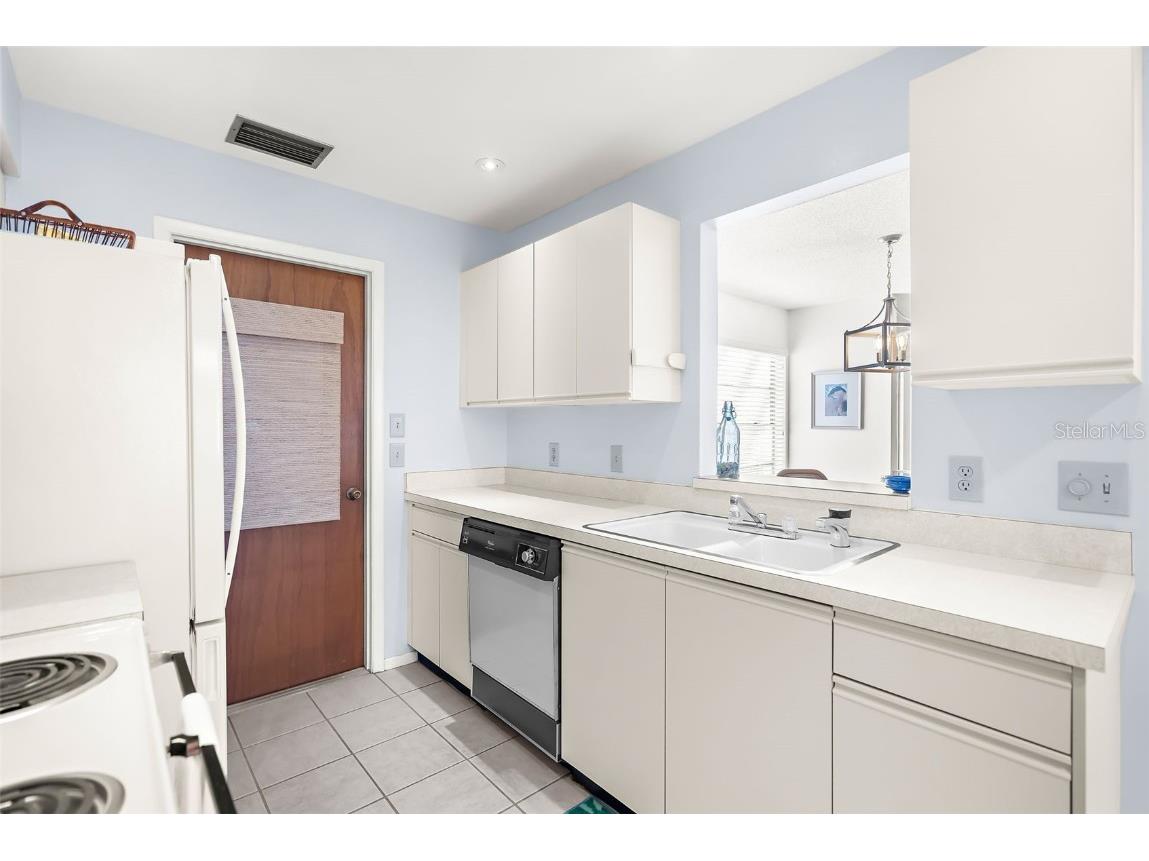 605 Apple Lane Englewood FL 34223 N6141335 image8