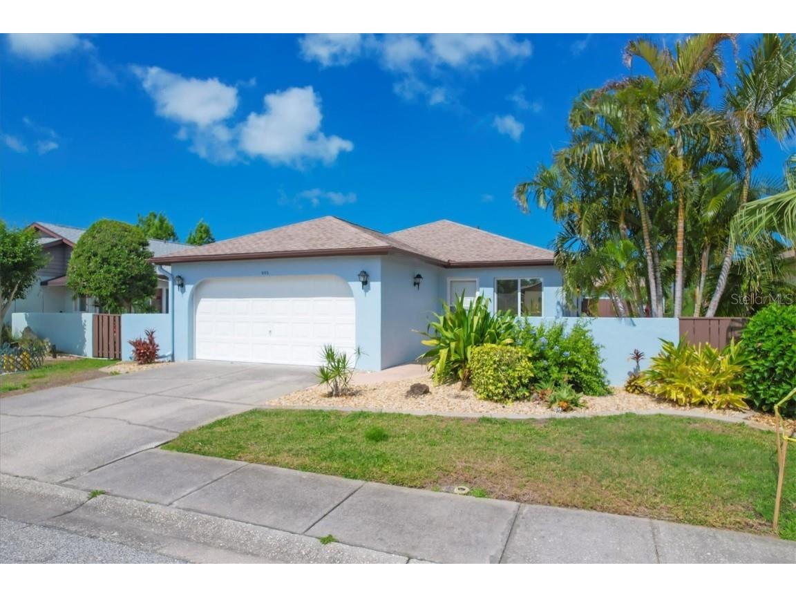 605 Cherrywood Drive Englewood FL 34223 D6136413 image1