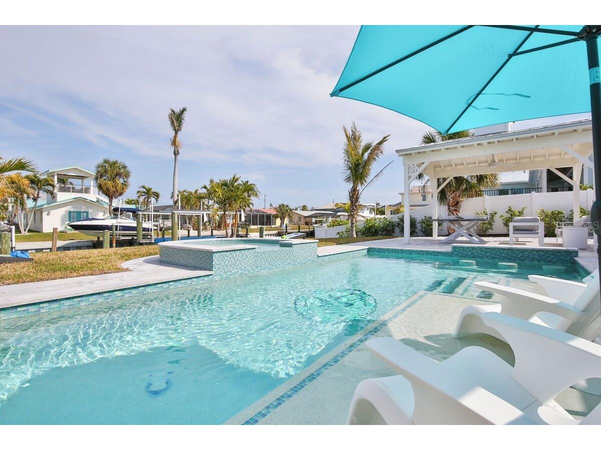 605 Concord Lane Holmes Beach FL 34217 A4690364 image3