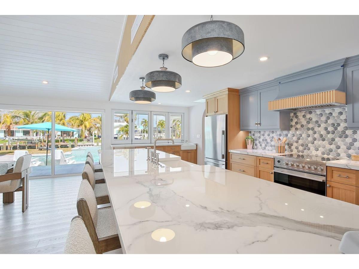 605 Concord Lane Holmes Beach FL 34217 A4690364 image9