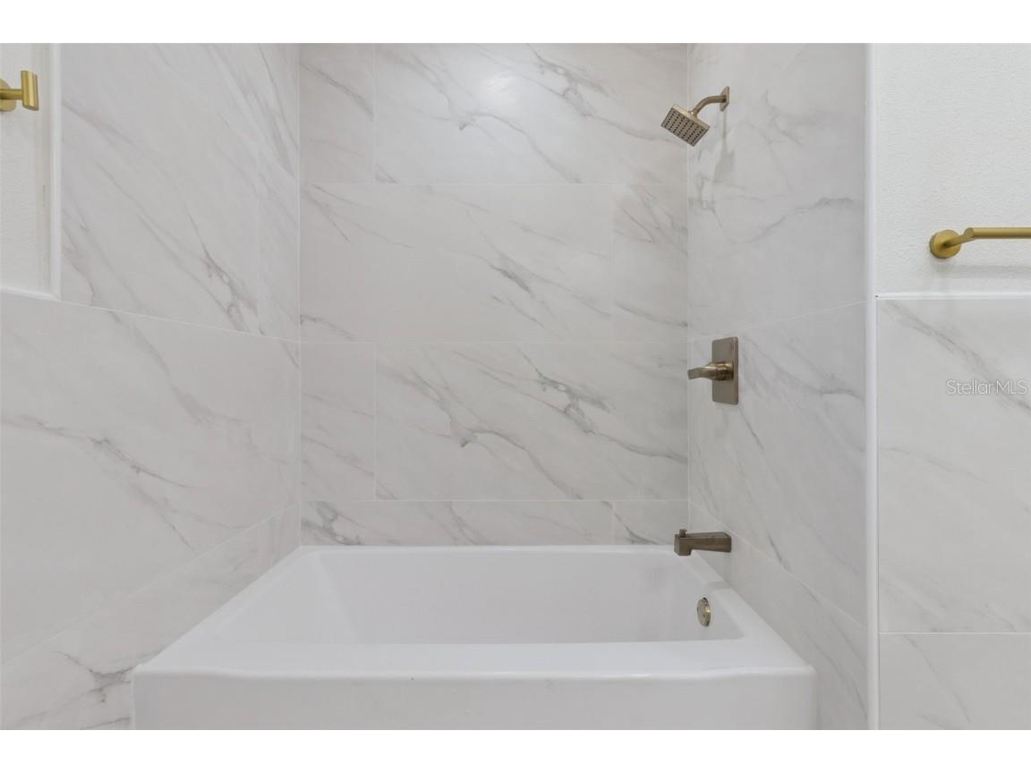 605 Florida Avenue Dundee FL 33838 P4936463 image14