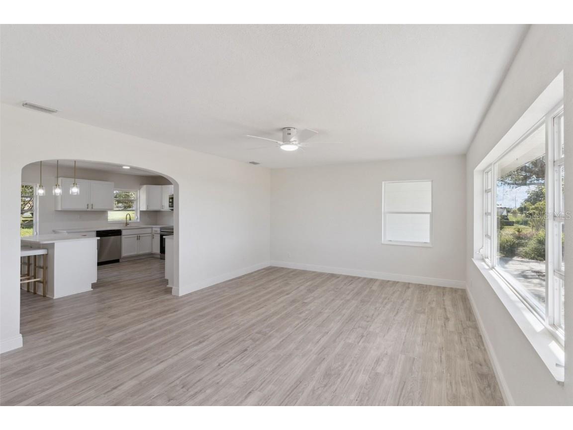 605 Florida Avenue Dundee FL 33838 P4936463 image4