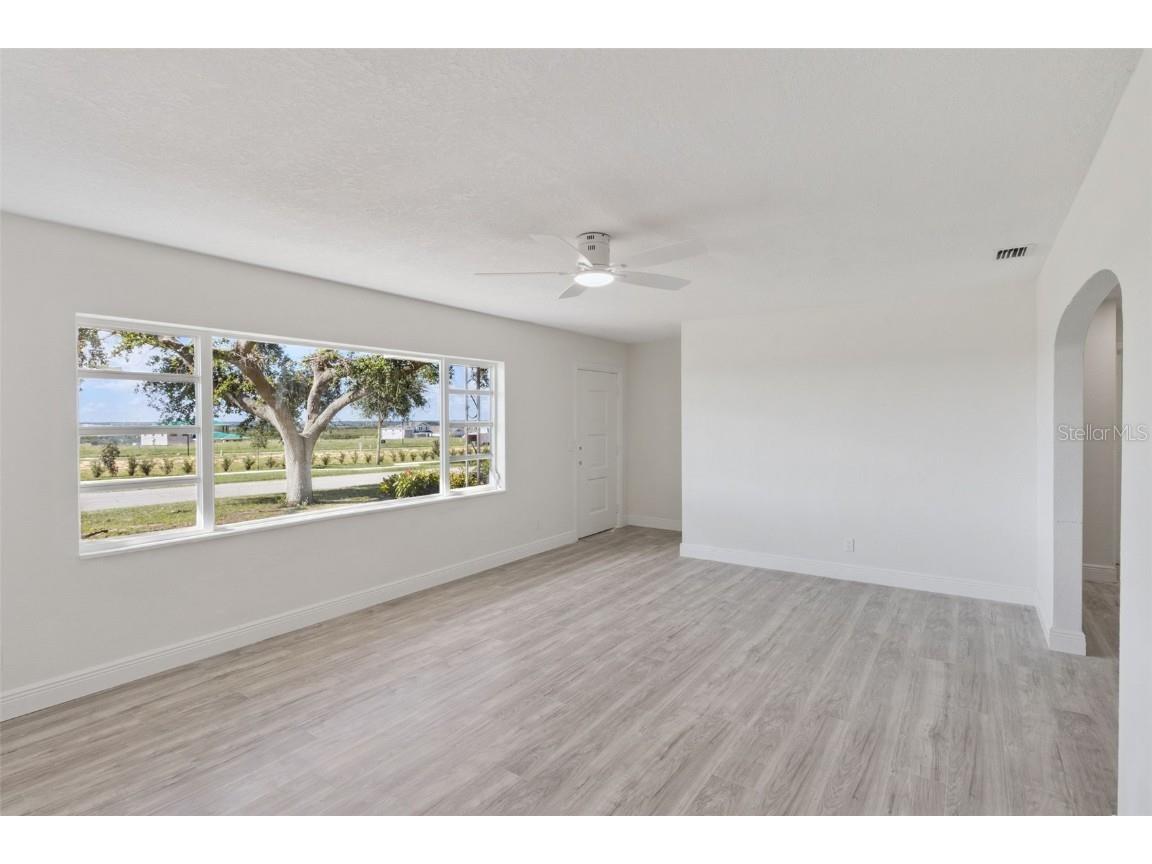 605 Florida Avenue Dundee FL 33838 P4936463 image5