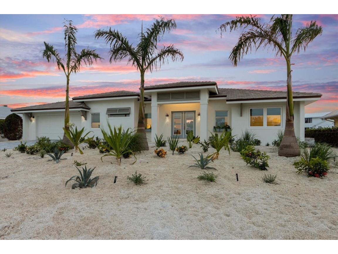 605 Ivanhoe Lane Holmes Beach FL 34217 A4657356 image1