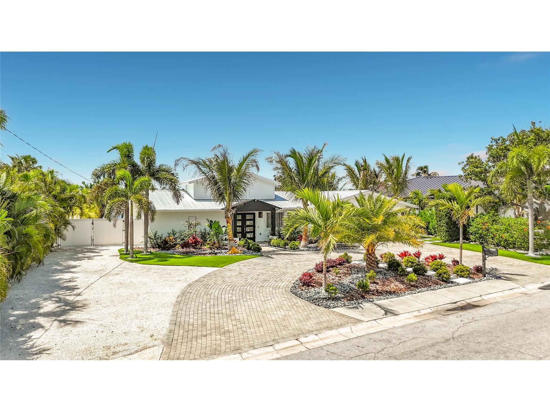 605 Key Royale Drive Bradenton Beach FL 34217 A4694873 image4