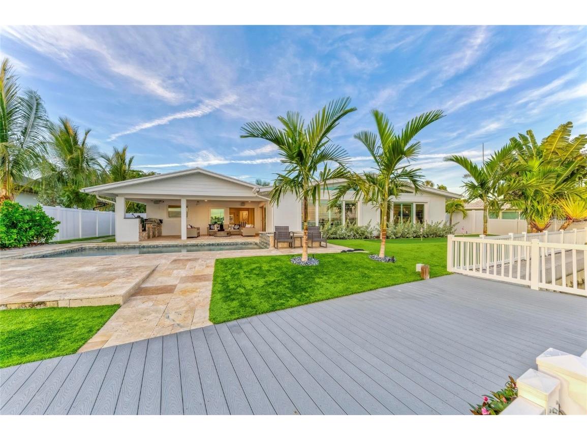 605 Key Royale Drive Holmes Beach FL 34217 - GULF OF MEXICO A4670953 image12