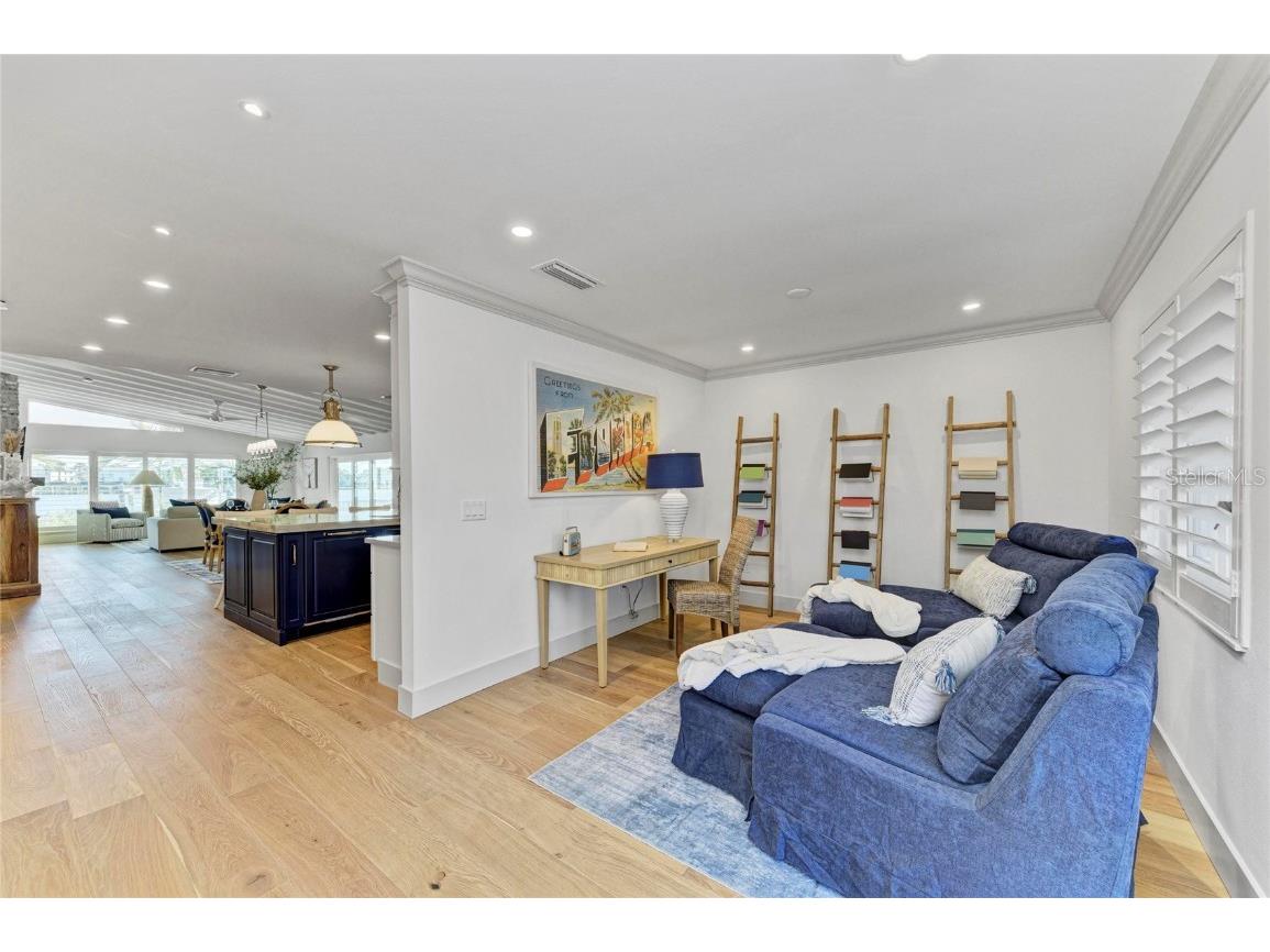 605 Key Royale Drive Holmes Beach FL 34217 - GULF OF MEXICO A4670953 image14