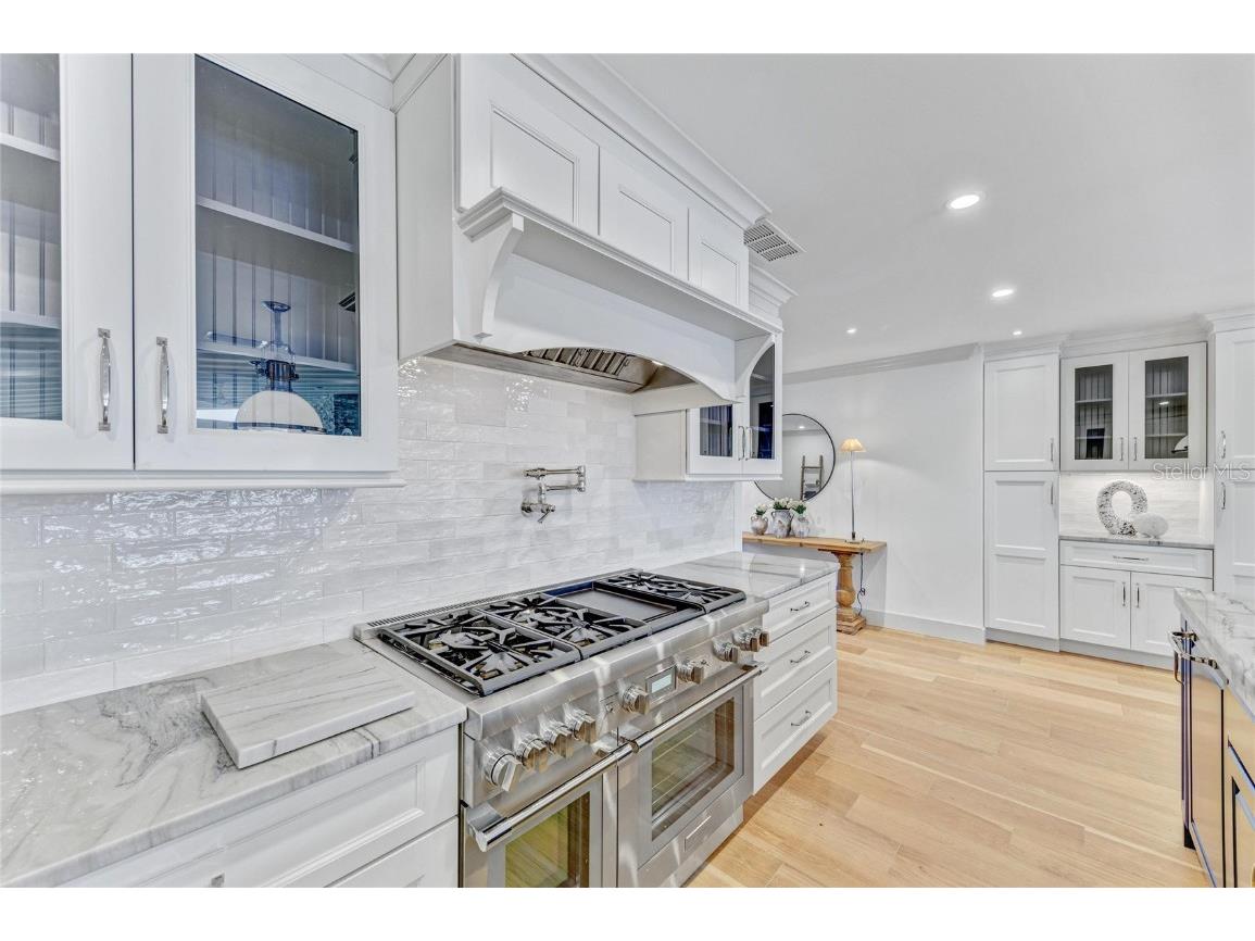 605 Key Royale Drive Holmes Beach FL 34217 - GULF OF MEXICO A4670953 image18